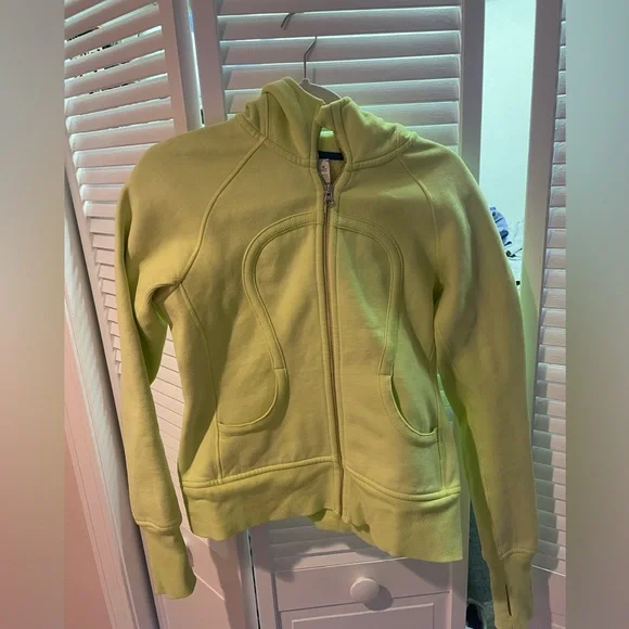 Green lululemon scuba hoodie - Picture 2 of 4